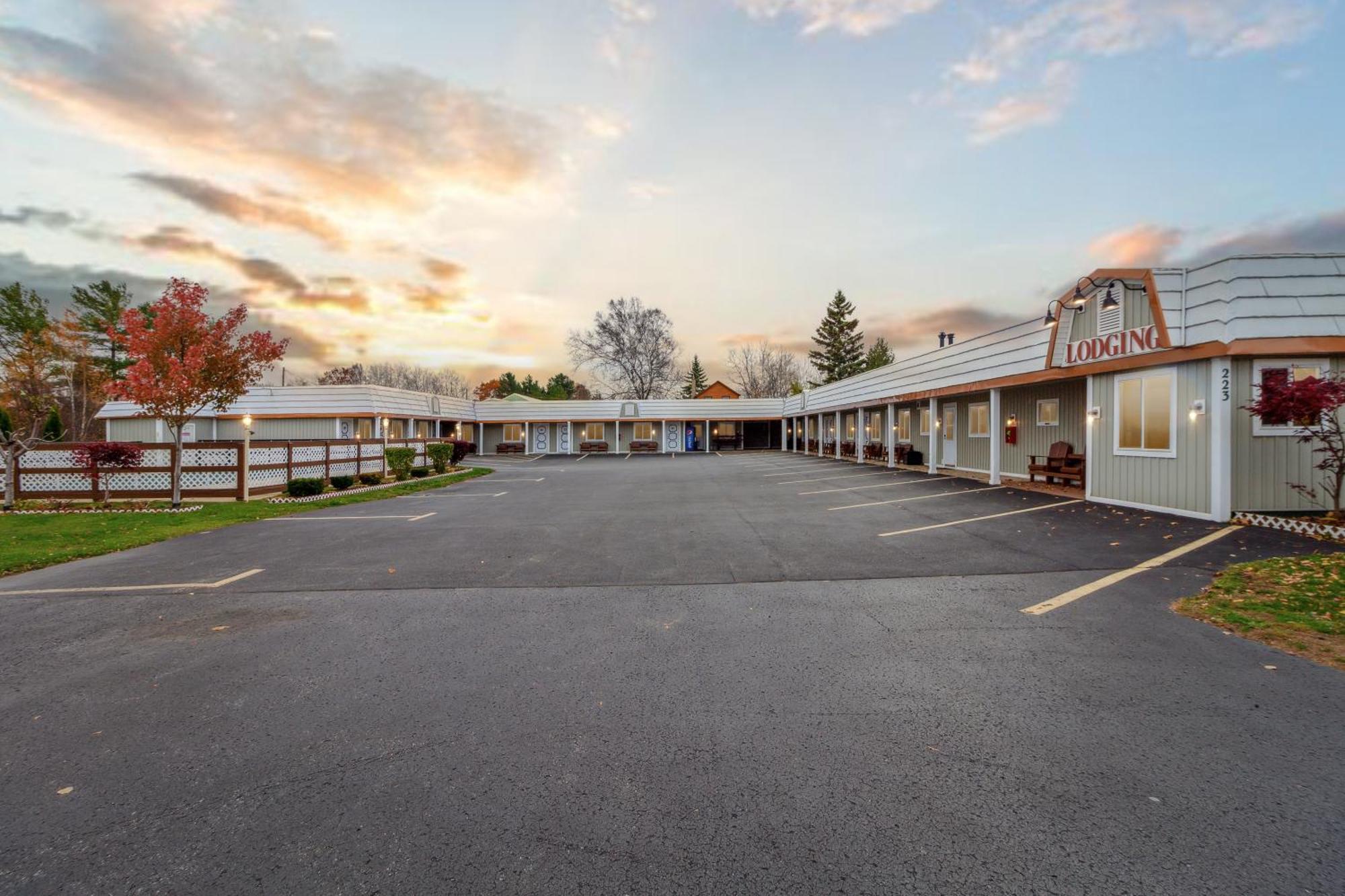 Vindel Motel Mackinaw City Extérieur photo