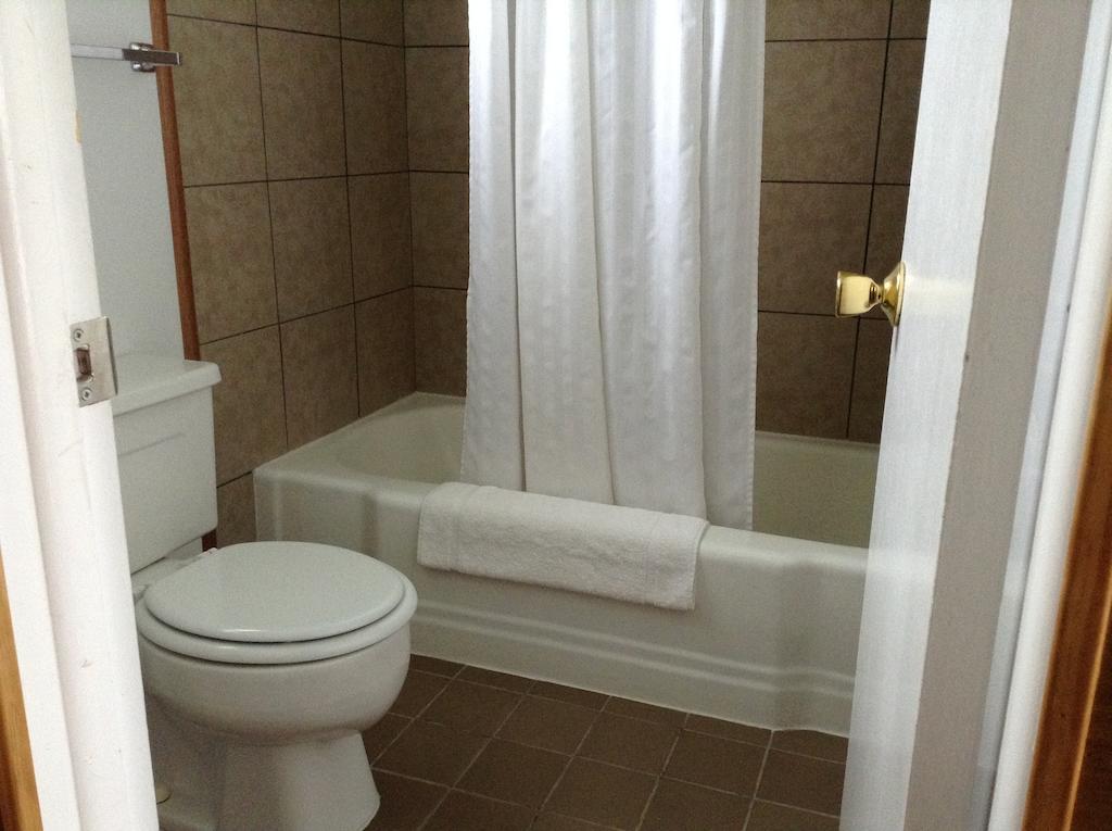 Vindel Motel Mackinaw City Chambre photo