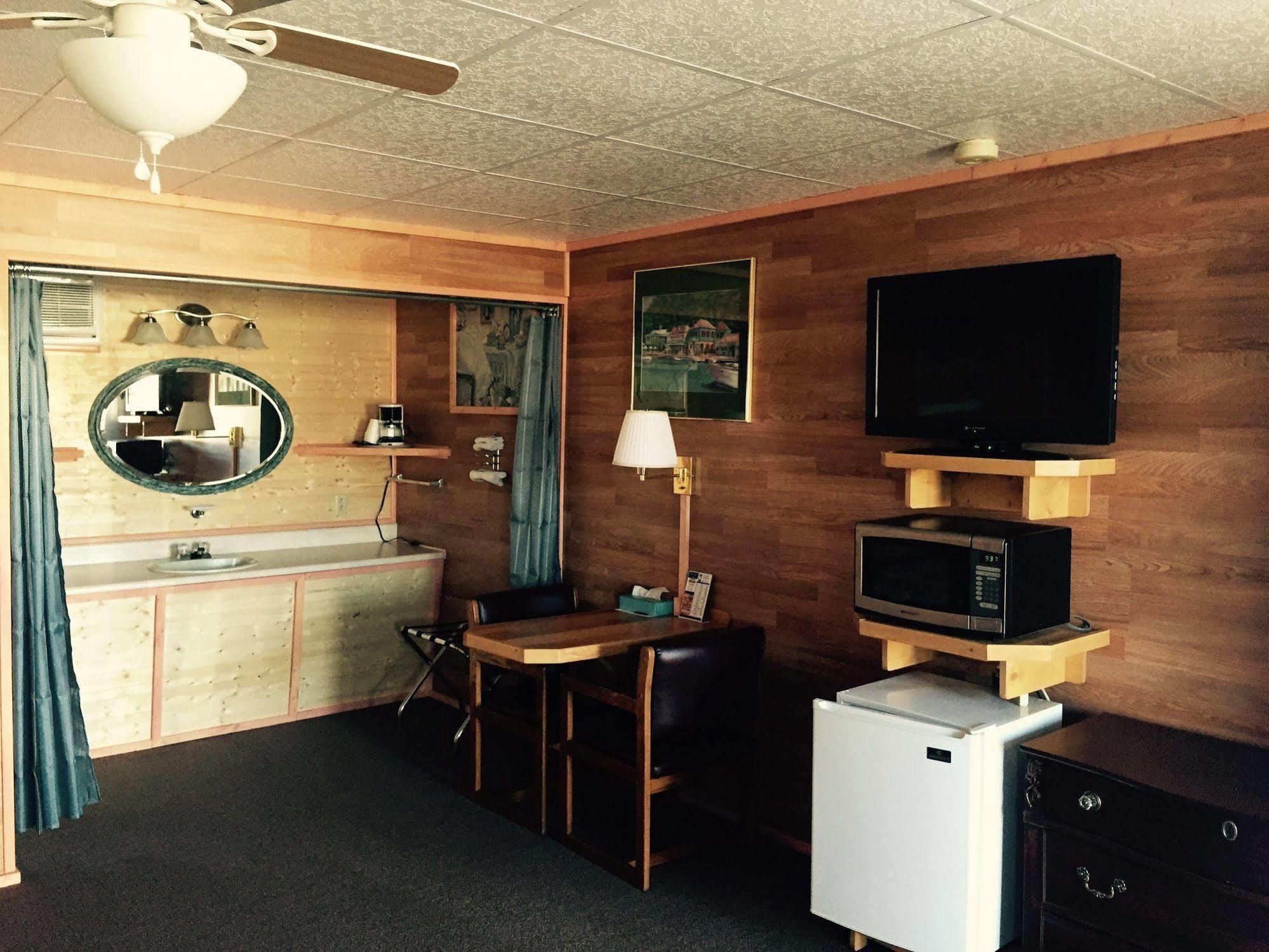 Vindel Motel Mackinaw City Extérieur photo