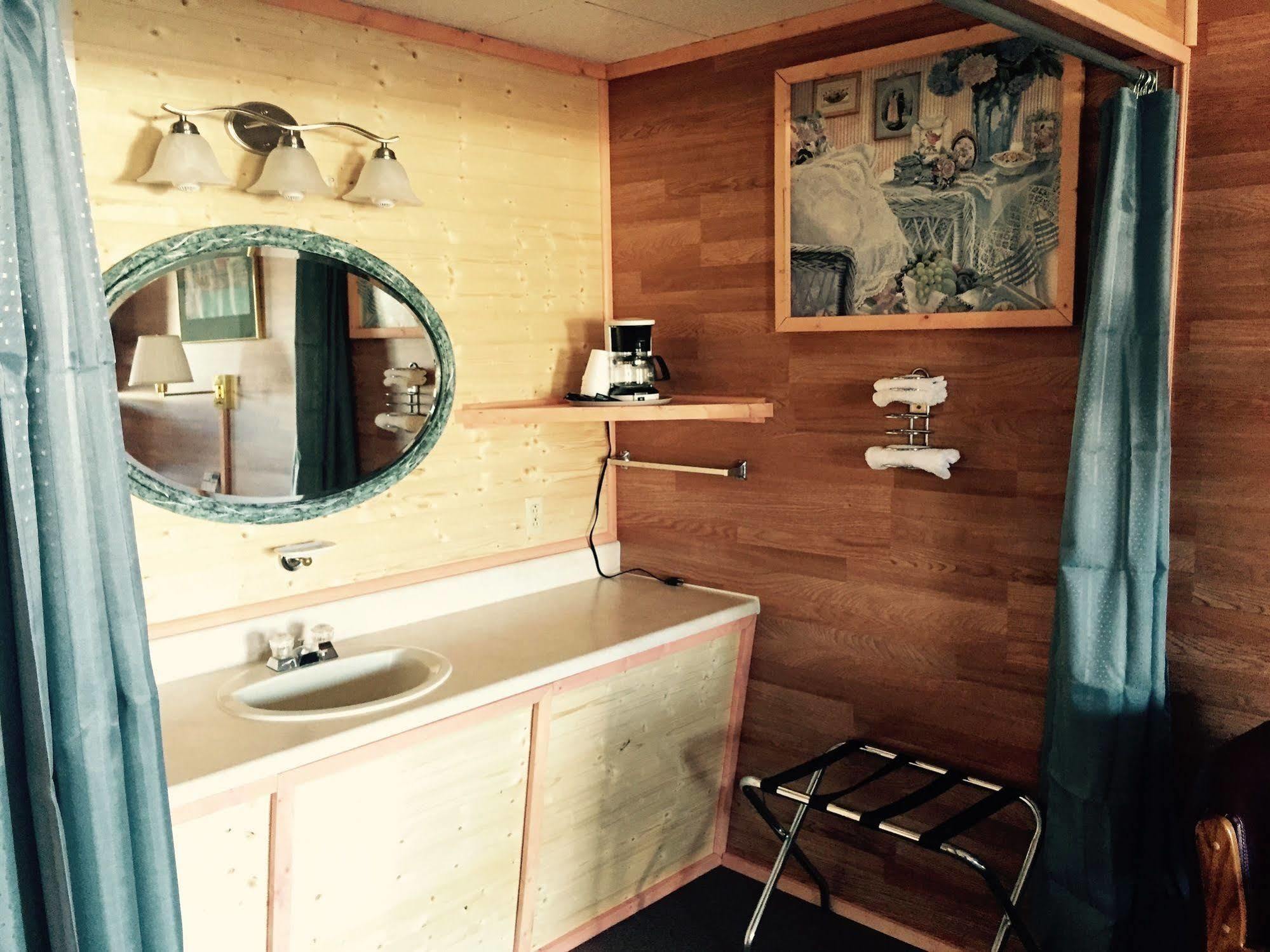 Vindel Motel Mackinaw City Extérieur photo