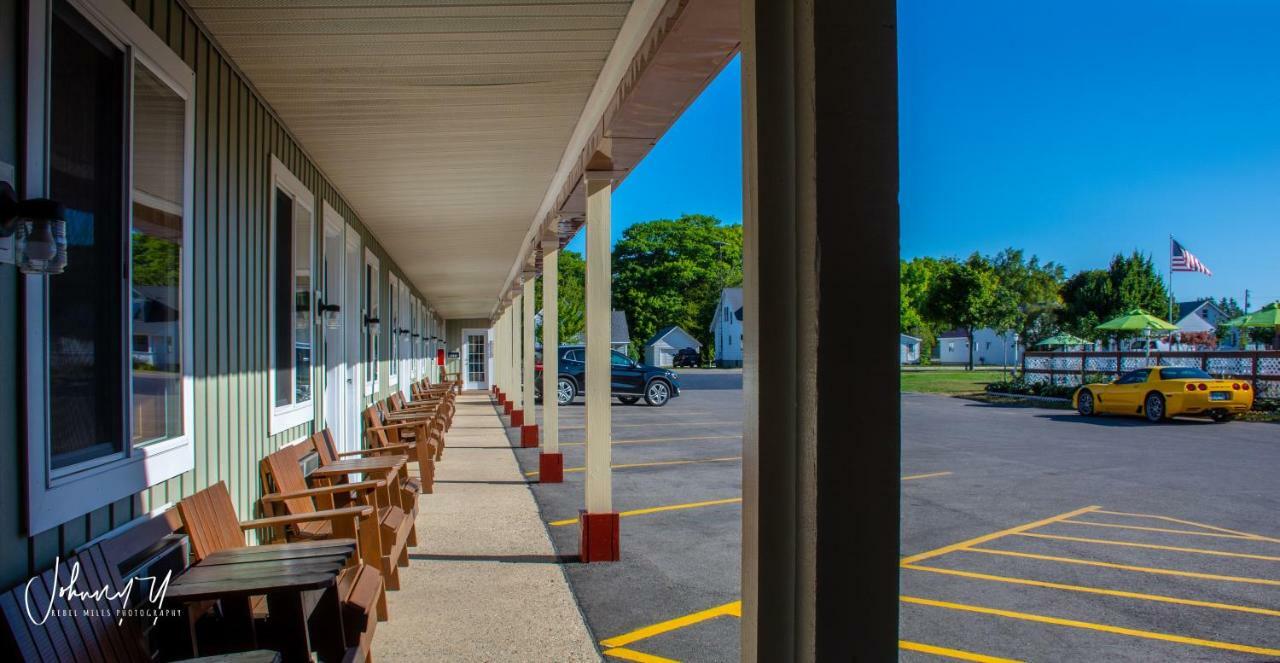 Vindel Motel Mackinaw City Extérieur photo