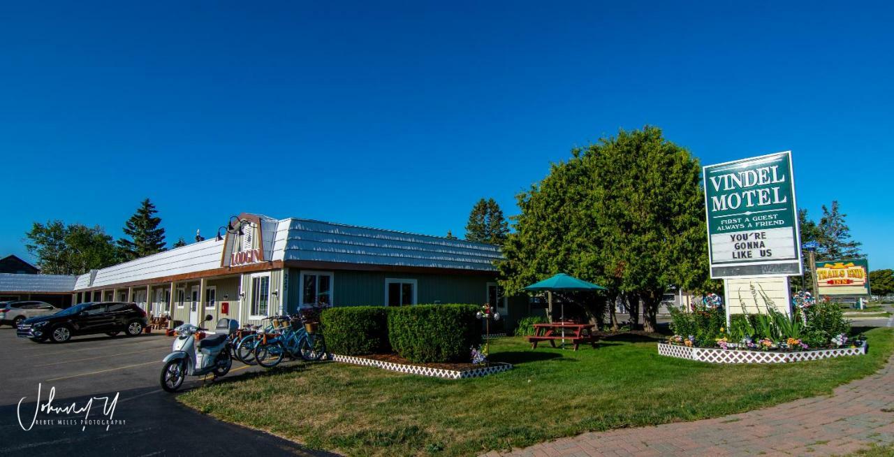 Vindel Motel Mackinaw City Extérieur photo