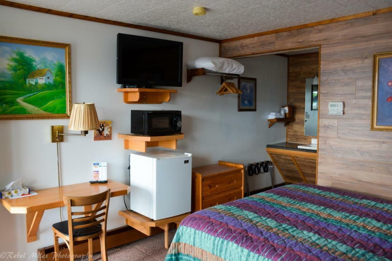 Vindel Motel Mackinaw City Extérieur photo